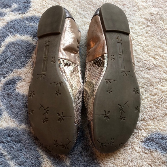 R2 Noella Flats - Picture 4 of 7